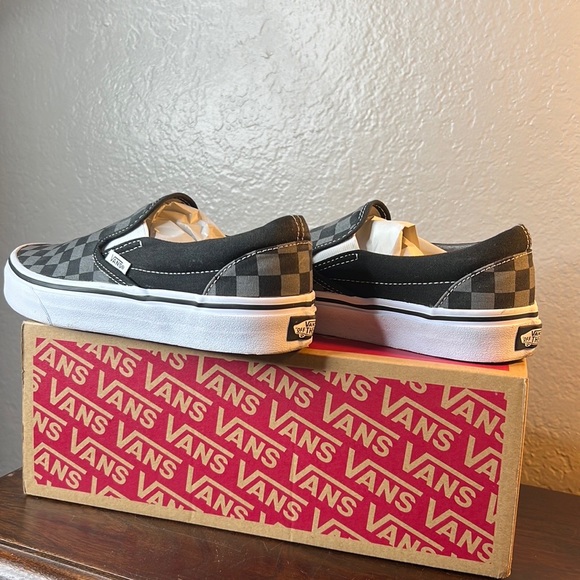 Vans Men's Classic Slip On Sneakers size 7 - Picture 3 of 9